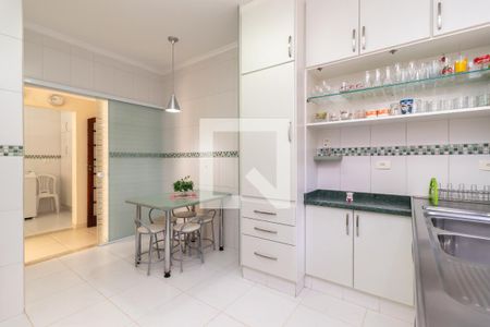 Casa para alugar com 300m², 5 quartos e 3 vagasCozinha