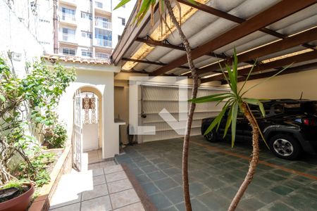 Casa para alugar com 300m², 5 quartos e 3 vagasEntrada