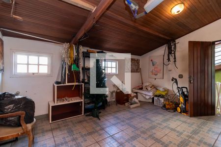 Casa para alugar com 300m², 5 quartos e 3 vagasDepósito