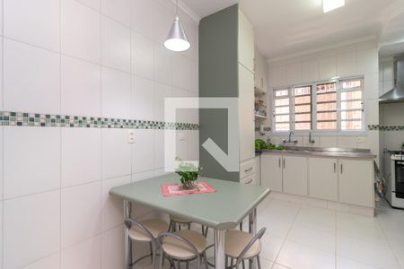 Casa para alugar com 300m², 5 quartos e 3 vagasCozinha