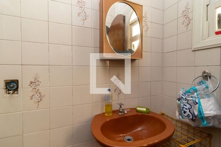 Casa para alugar com 300m², 5 quartos e 3 vagasBanheiro de Serviço