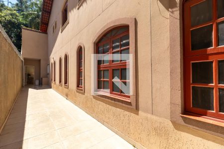 Casa para alugar com 300m², 5 quartos e 3 vagasCorredor Lateral