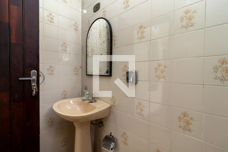 Casa para alugar com 300m², 5 quartos e 3 vagasBanheiro 4