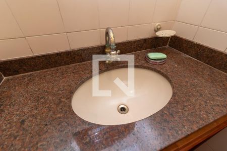 Casa para alugar com 300m², 5 quartos e 3 vagasLavabo