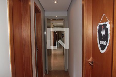 Corredor de apartamento à venda com 4 quartos, 147m² em Ouro Preto, Belo Horizonte