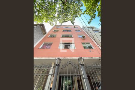 Apartamento para alugar com 67m², 2 quartos e sem vagaFachada