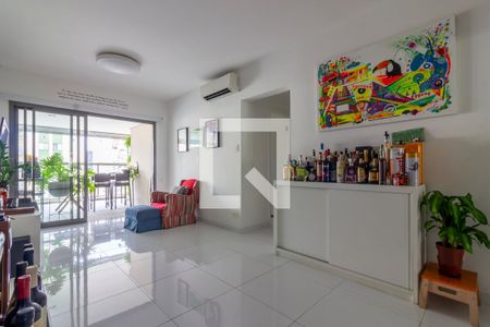 Sala de apartamento à venda com 2 quartos, 100m² em Pinheiros, São Paulo