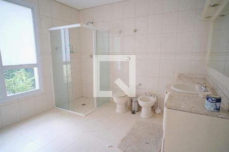 Casa à venda com 360m², 3 quartos e 4 vagasBanheiro da Suíte 1