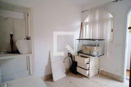 Casa à venda com 360m², 3 quartos e 4 vagasQuarto de Serviço