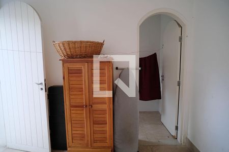 Casa à venda com 360m², 3 quartos e 4 vagasQuarto de Serviço