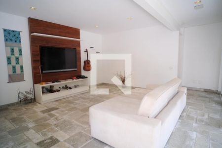 Casa à venda com 360m², 3 quartos e 4 vagasSalão