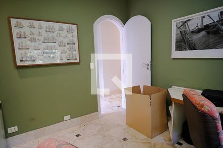 Casa à venda com 360m², 3 quartos e 4 vagasEscritório