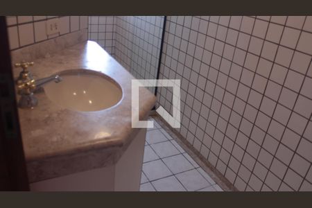 Apartamento à venda com 341m², 5 quartos e 4 vagasBanheiro da Suíte 2