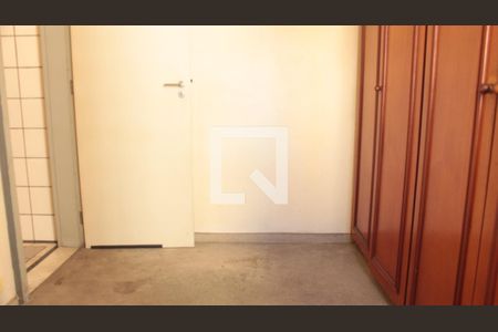 Apartamento à venda com 341m², 5 quartos e 4 vagasQuarto
