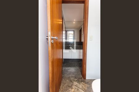 Apartamento à venda com 115m², 4 quartos e sem vagaBanheiro da Semi-Suíte 1 e 2