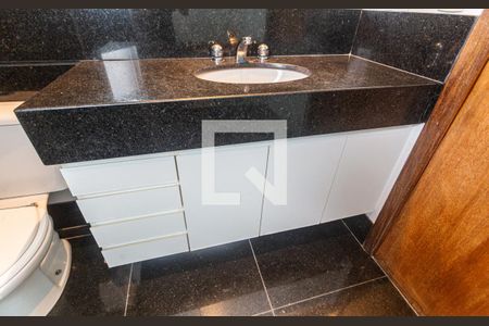 Apartamento à venda com 115m², 4 quartos e sem vagaArmário do Banheiro da Suíte 1