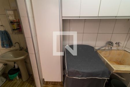 Casa à venda com 106m², 2 quartos e 1 vagaÁrea de serviço 