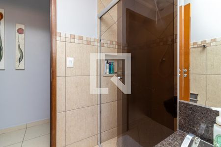 Casa à venda com 180m², 3 quartos e 2 vagasBanheiro da Suíte