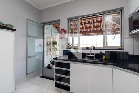 Casa à venda com 180m², 3 quartos e 2 vagasCozinha