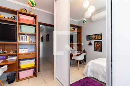 Casa à venda com 180m², 3 quartos e 2 vagasQuarto 2