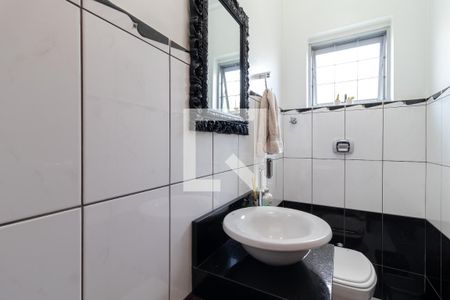 Casa à venda com 180m², 3 quartos e 2 vagasLavabo