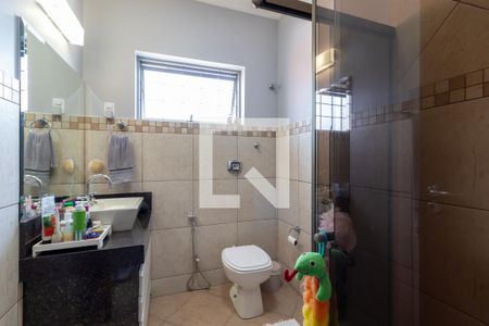 Casa à venda com 180m², 3 quartos e 2 vagasBanheiro 2