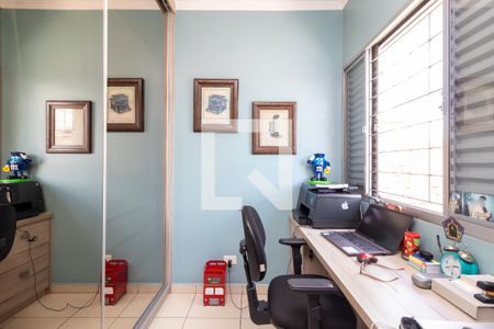 Casa à venda com 180m², 3 quartos e 2 vagasQuarto 3