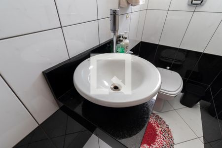 Casa à venda com 180m², 3 quartos e 2 vagasLavabo