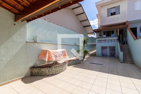 Casa à venda com 180m², 3 quartos e 2 vagasQuintal