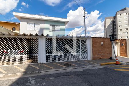 Casa à venda com 180m², 3 quartos e 2 vagasFachada