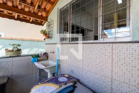 Casa à venda com 180m², 3 quartos e 2 vagasLavanderia