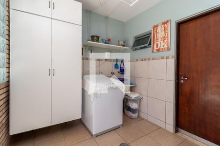 Casa à venda com 180m², 3 quartos e 2 vagasÁrea de Serviço