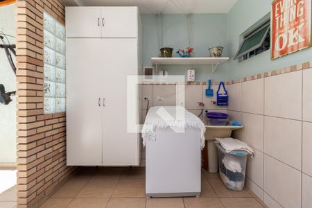 Casa à venda com 180m², 3 quartos e 2 vagasÁrea de Serviço