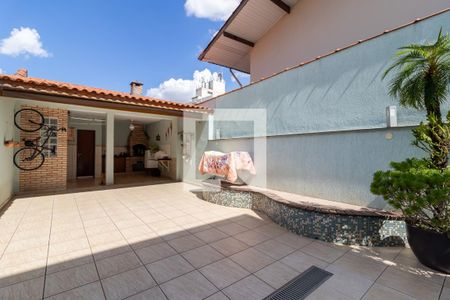 Casa à venda com 180m², 3 quartos e 2 vagasQuintal