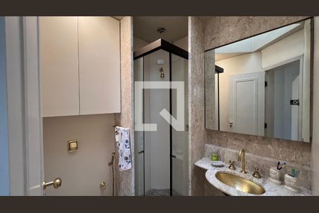 Casa à venda com 362m², 5 quartos e 4 vagasBanheiro