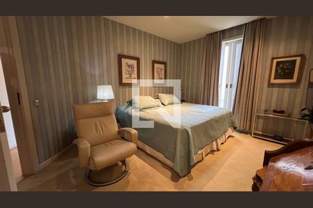 Casa à venda com 362m², 5 quartos e 4 vagasSuite 4