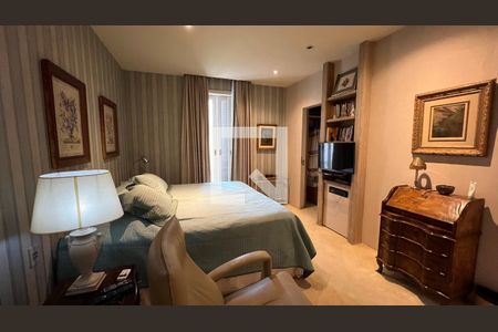 Casa à venda com 362m², 5 quartos e 4 vagasSuite 4