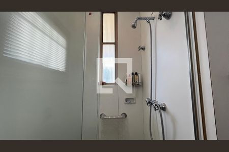 Casa à venda com 362m², 5 quartos e 4 vagasBanheiro da Suíte 1