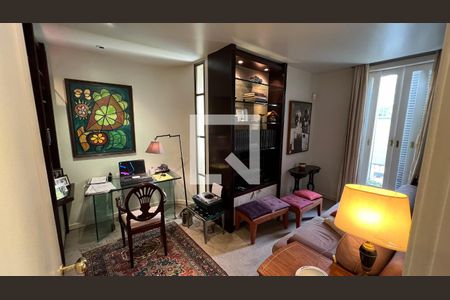 Casa à venda com 362m², 5 quartos e 4 vagasEscritório