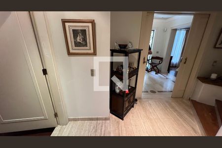 Casa à venda com 362m², 5 quartos e 4 vagasLiving