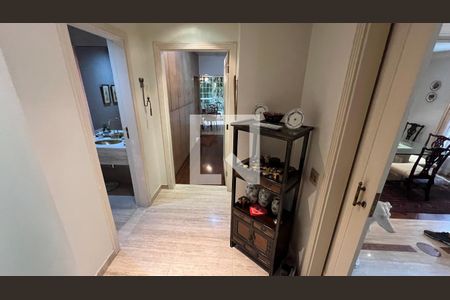 Casa à venda com 362m², 5 quartos e 4 vagasLiving