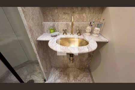 Casa à venda com 362m², 5 quartos e 4 vagasBanheiro