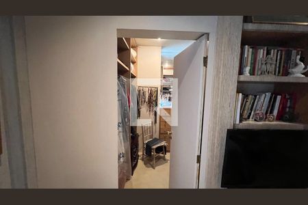 Casa à venda com 362m², 5 quartos e 4 vagasCloset da suite 4