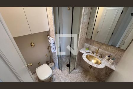 Casa à venda com 362m², 5 quartos e 4 vagasBanheiro