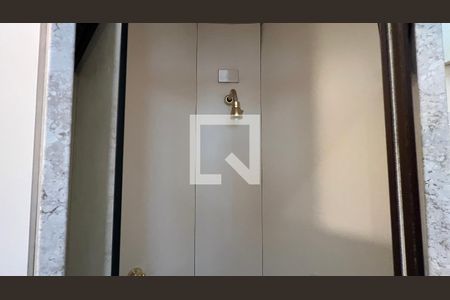 Casa à venda com 362m², 5 quartos e 4 vagasBanheiro