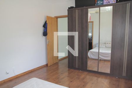 Casa à venda com 170m², 3 quartos e 6 vagassuite
