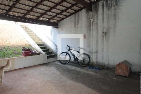 Casa à venda com 170m², 3 quartos e 6 vagasÁrea de Serviço