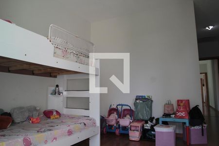 Casa à venda com 170m², 3 quartos e 6 vagasquarto 01