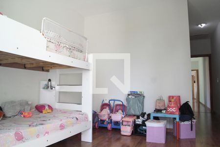 Casa à venda com 170m², 3 quartos e 6 vagasquarto 01