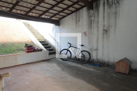 Casa à venda com 170m², 3 quartos e 6 vagasÁrea de Serviço